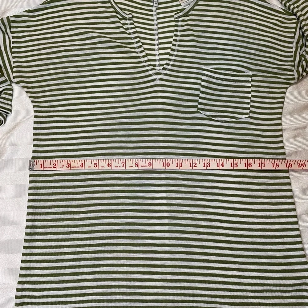 BKE Olive  Green & Off White Striped 3/4 Dolman Sleeve Knit Shirt Top Sz M - Picture 4 of 11